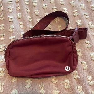 NWOT Lululemon Everywhere Belt Bag